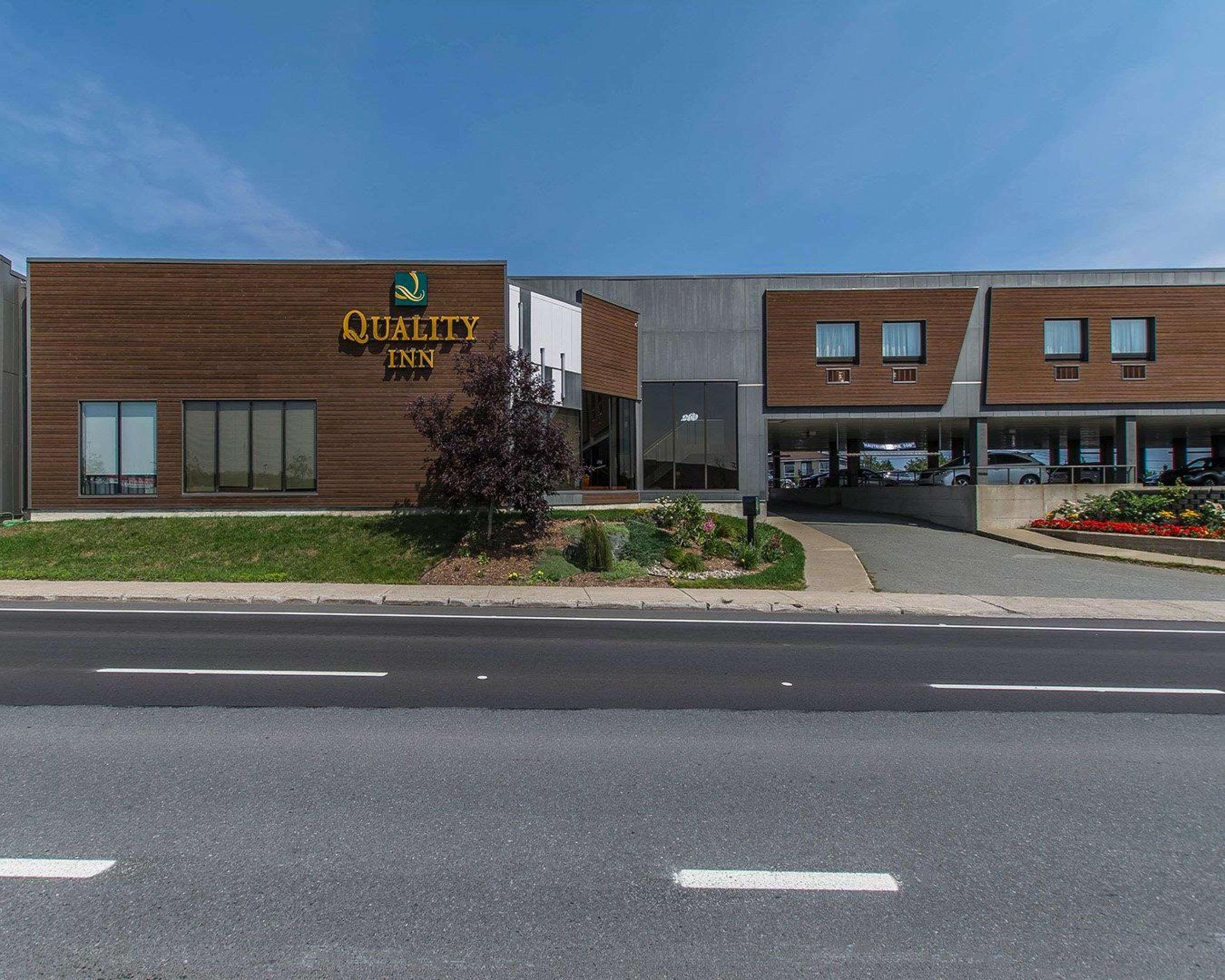 Quality Inn Rouyn-Noranda Exterior foto